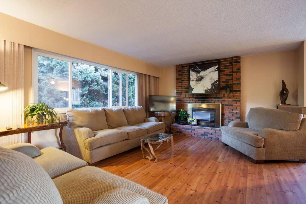 Spacious And Comfy ! Victoria